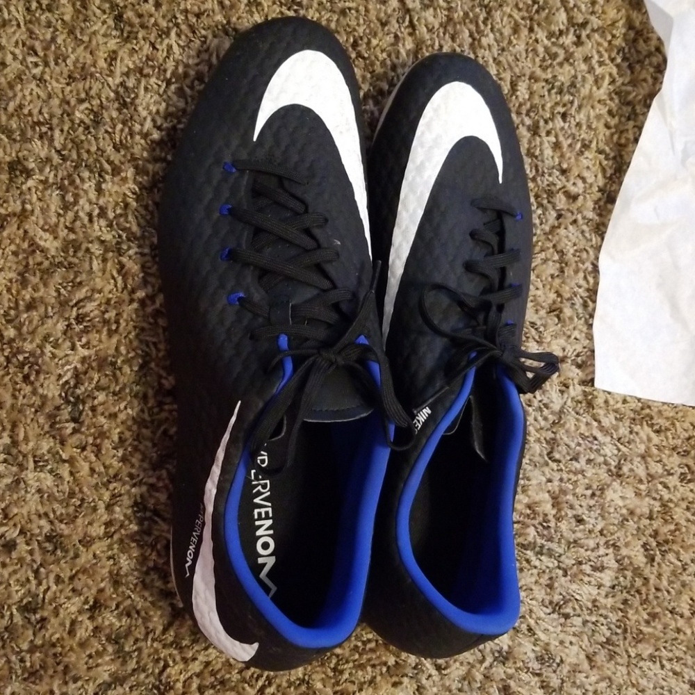Soccer cleats mens size 13